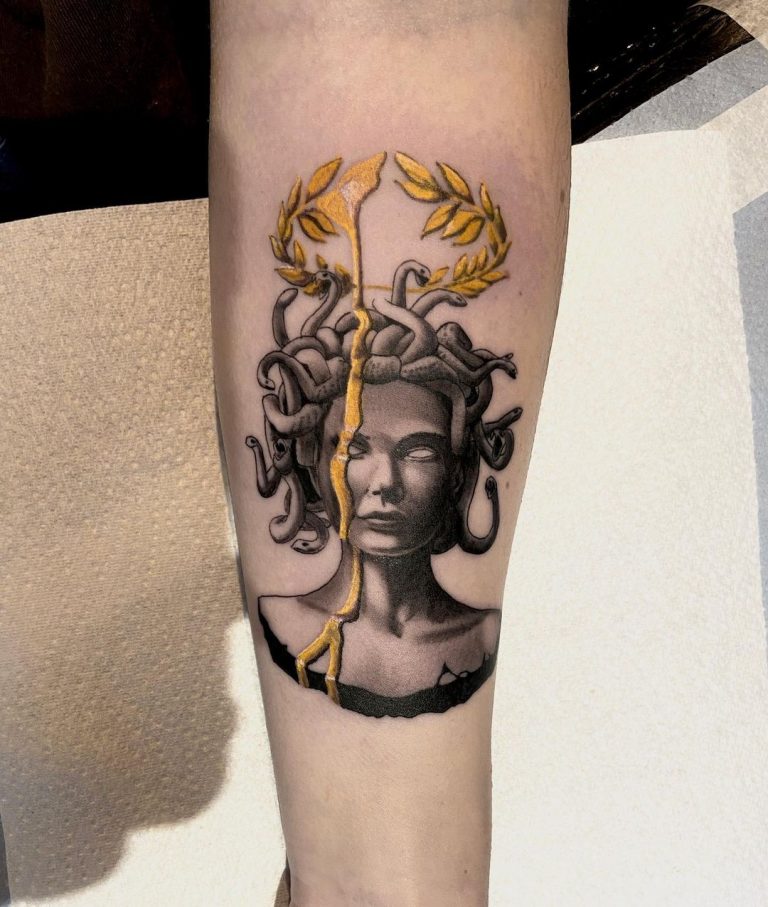 24 Medusa Tattoos for Mythology Buffs in 2021 - Small Tattoos & Ideas