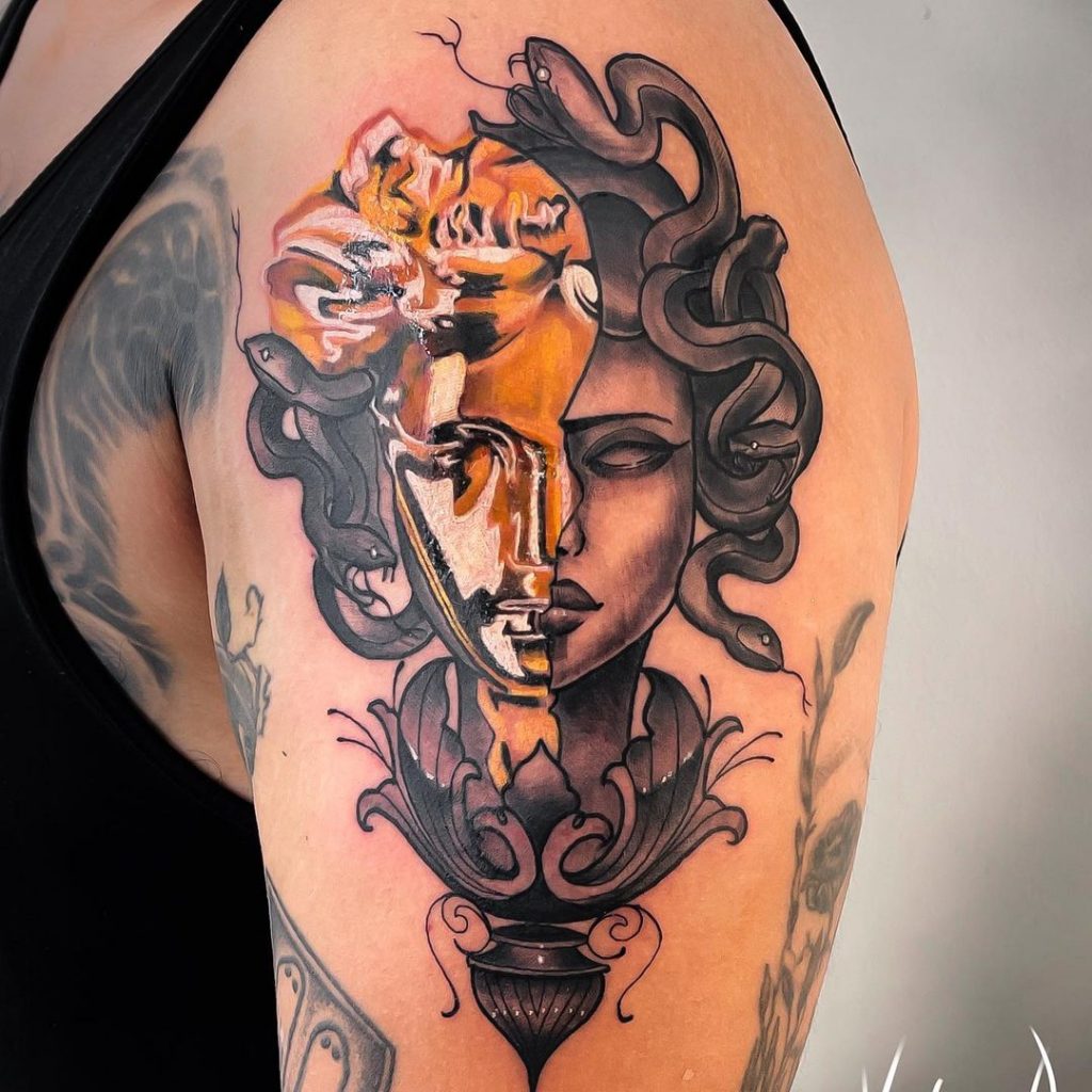 Golden goddess statute body art 