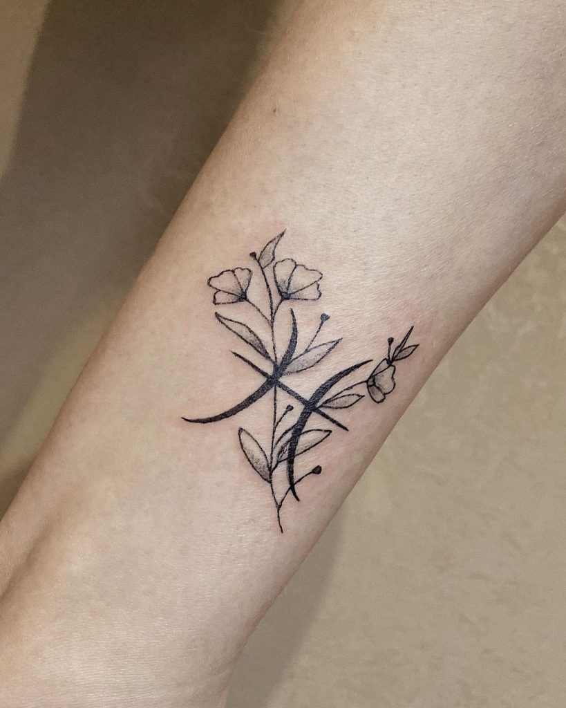 Pisces tattoos with flowers