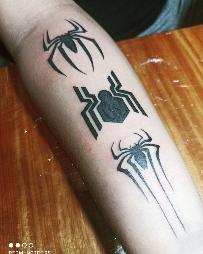 different spider tattoo forms