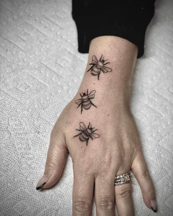 23 Bee Tattoo for Nature Lovers in 2022