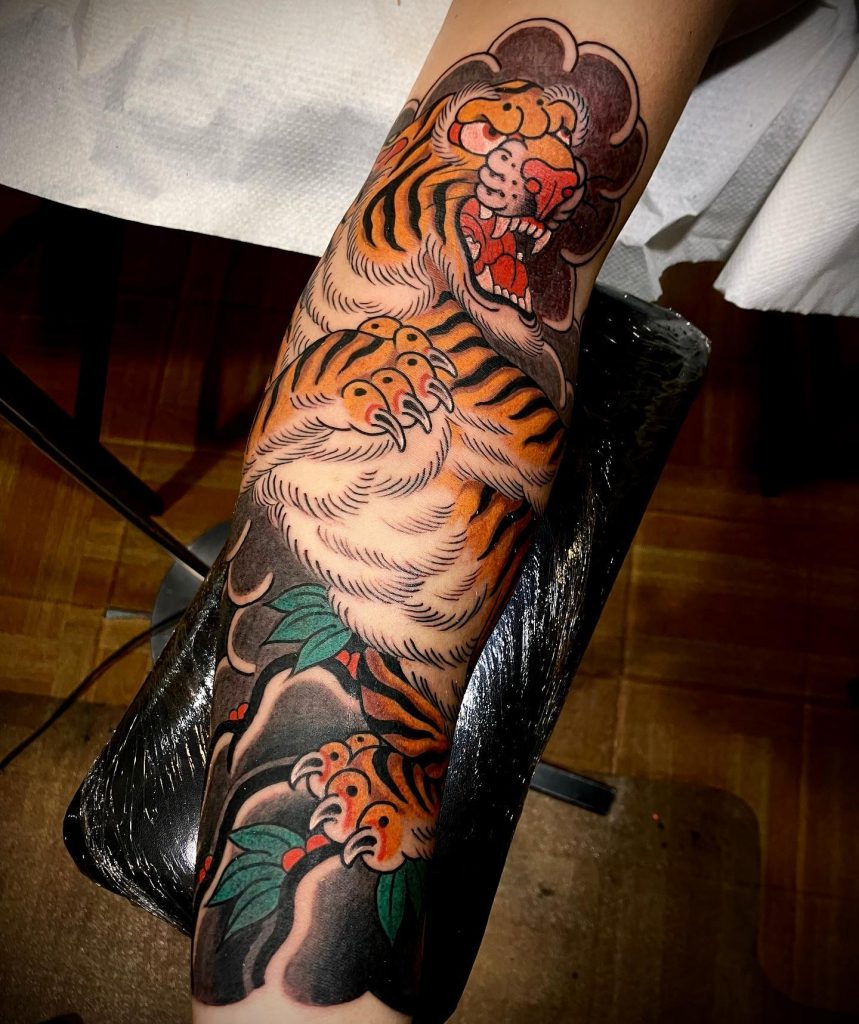 tiger arm sleeve tattoo