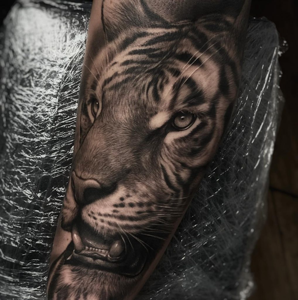 realistic tiger tattoos